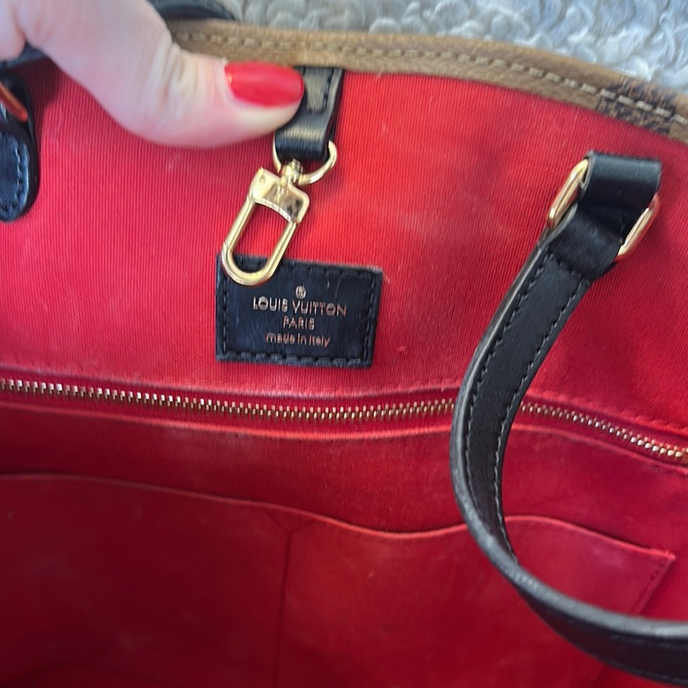 Louis Vuitton OnTheGo GM Monogram Tote with Original Reciept - Picture 6 of 14